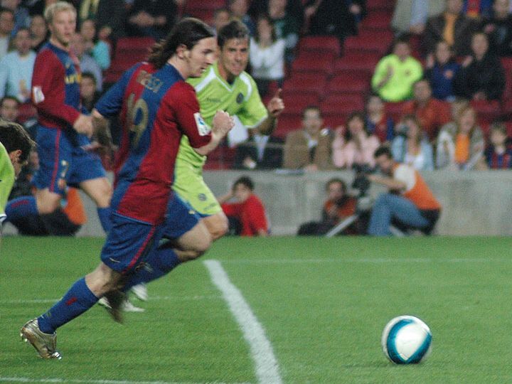 Lionel_Messi_goal_2007